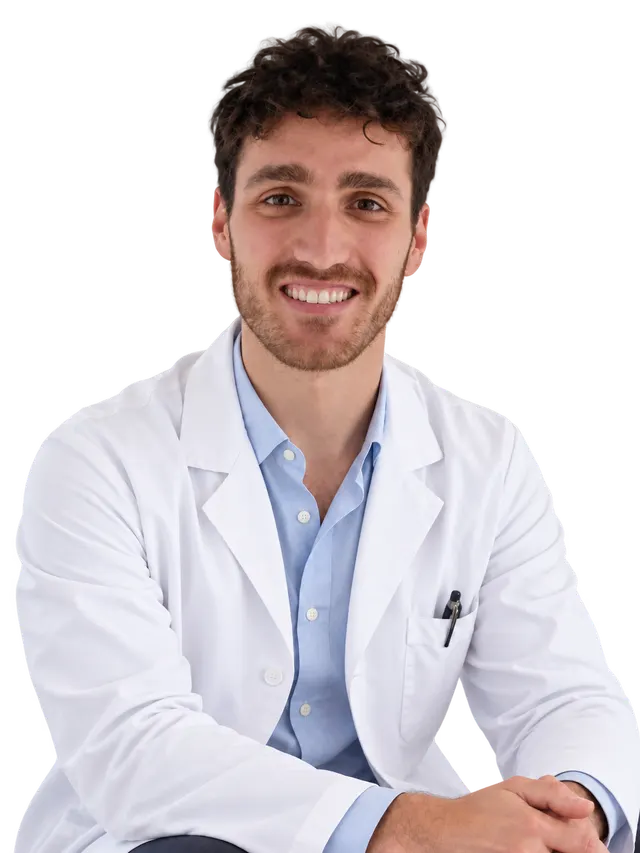 Ritratto del Dott. Davide Buonanno in camice bianco
